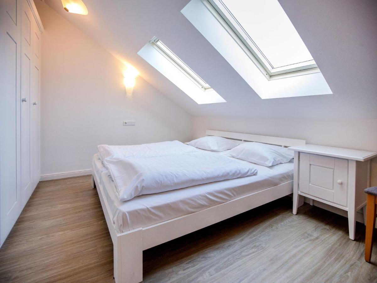 Komfortplus Mit 2 Schlafzimmern Und Balkon Im Dachgeschoss 171 Binz